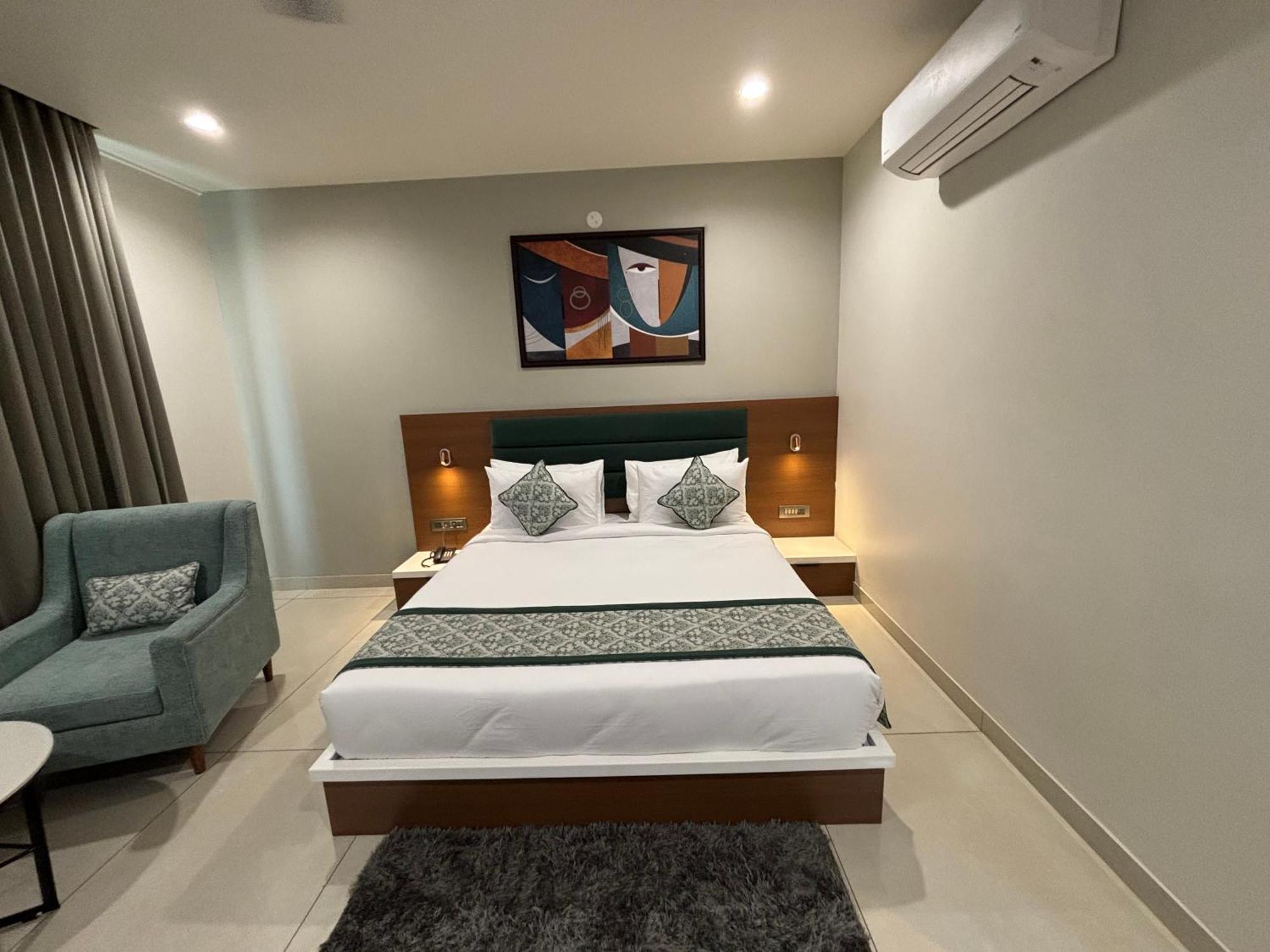 Hotel The Crown Inn Jhunjhunu Exterior photo